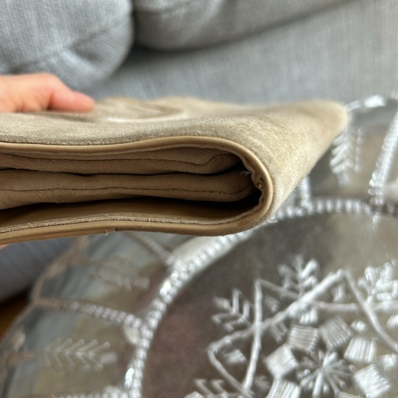 Giuseppe’s Zotti vintage beige green jeweled suede clutch - Picture 9 of 11